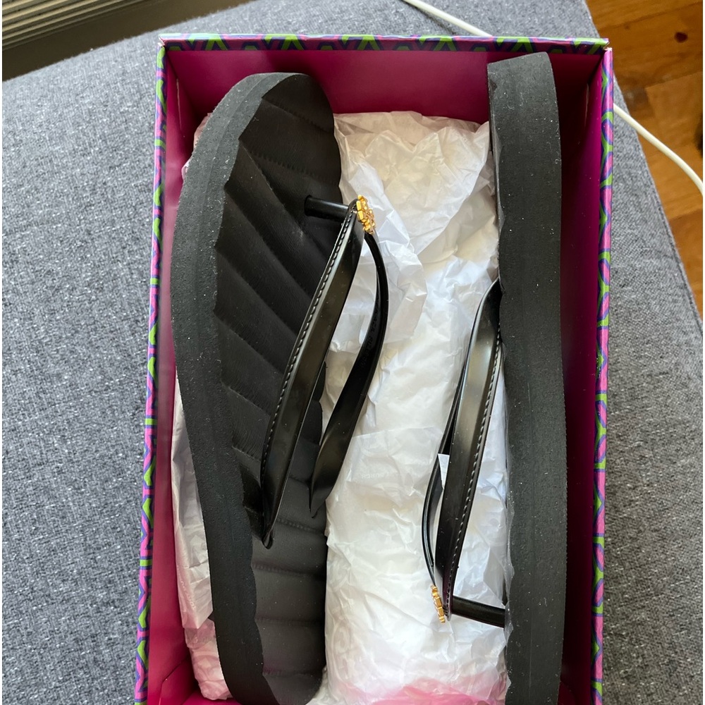 Tory Burch Kira flip flop size 8